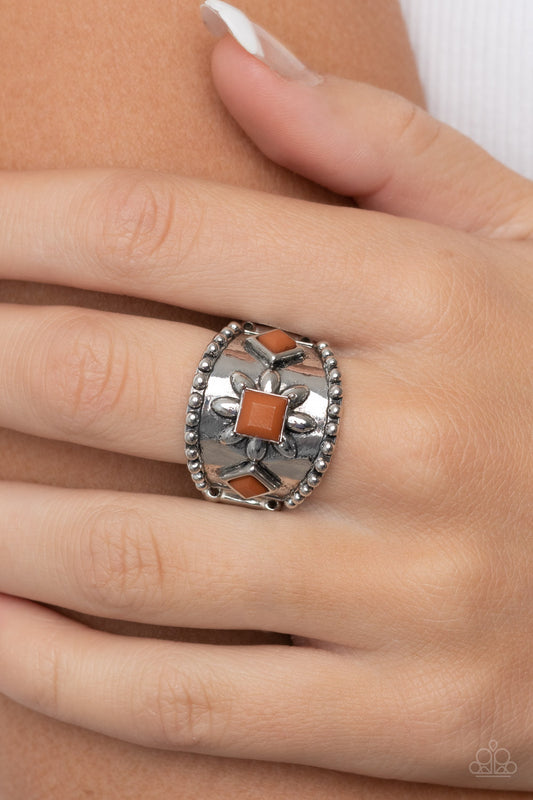 Daisy Diviner - Brown Ring